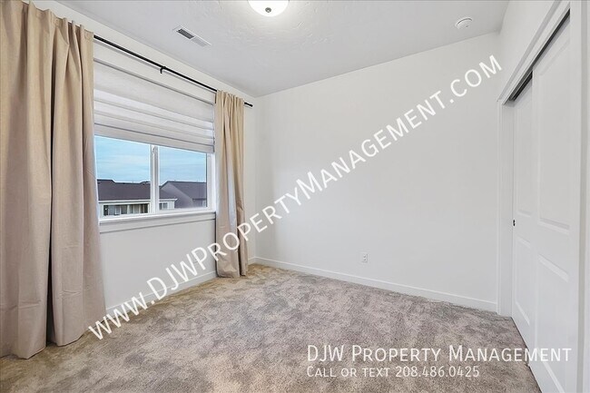 Building Photo - 14588 Cooper Sunrise Dr
