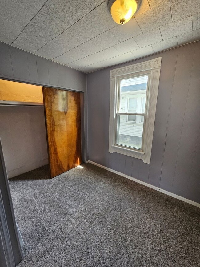 Building Photo - Freshly Updated 3 Bedroom Home in Slavic Village