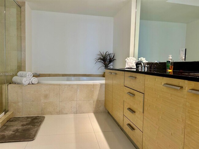 Building Photo - 1830 S Ocean Dr