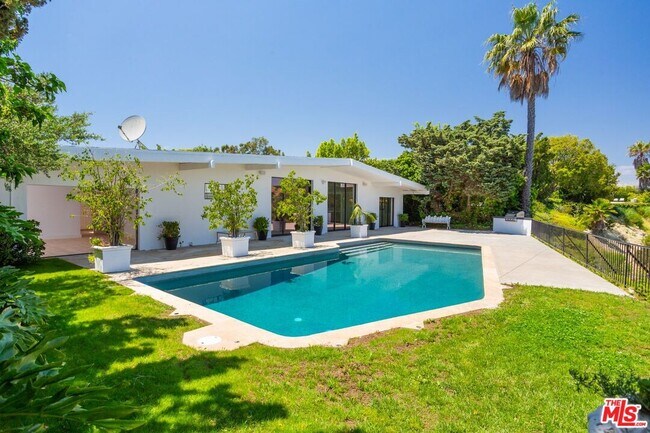 Building Photo - 1622 Tower Grove Dr