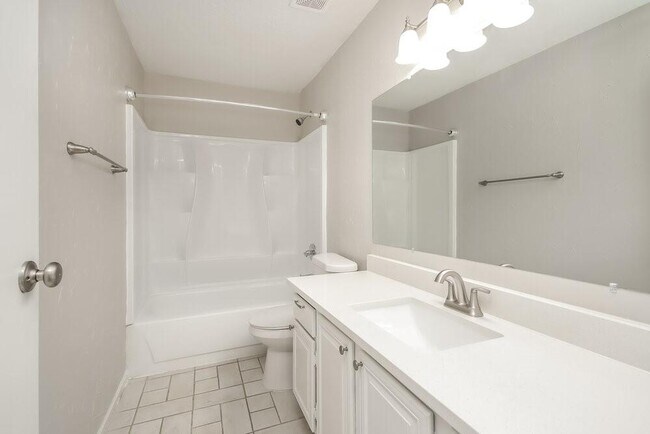 Building Photo - 2435 Country Pl Dr