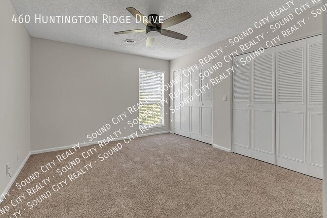 Building Photo - 460 Huntington Ridge Dr