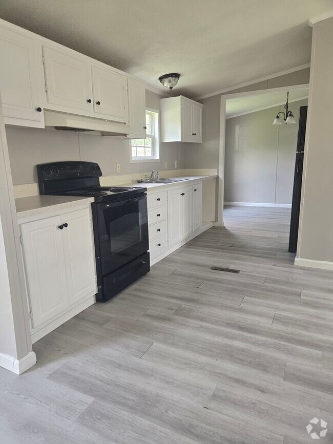 Building Photo - 3 Bedroom, 2 Bath mobile home