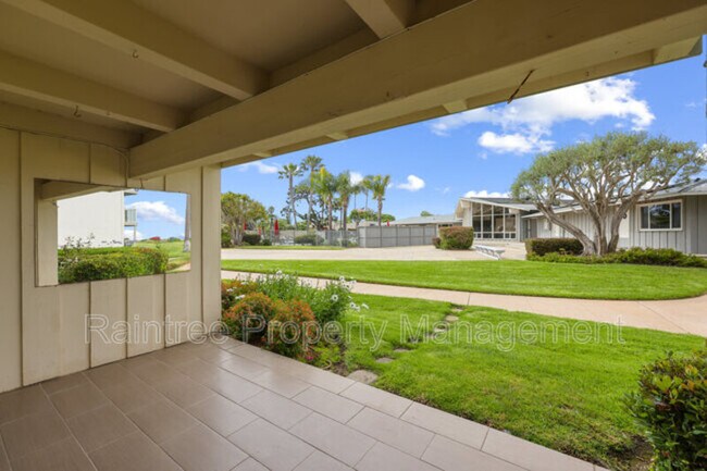 Building Photo - 620 W Solana Cir
