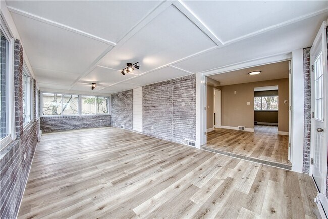 Building Photo - 2158 Reis Run Rd