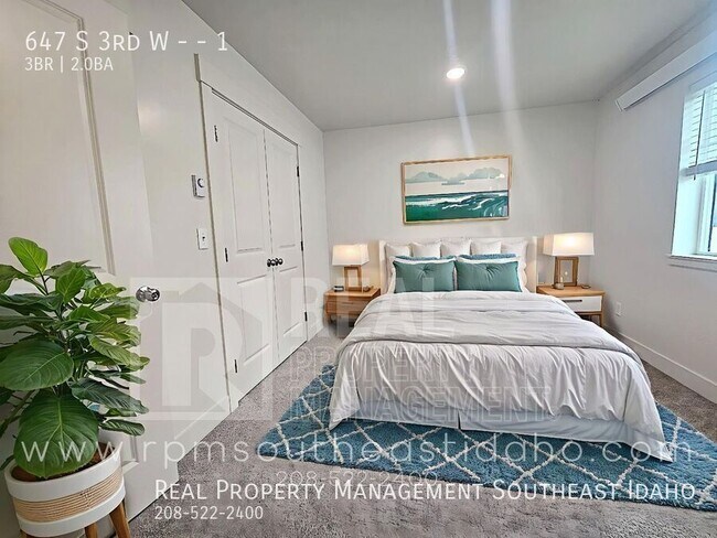 Building Photo - 647 S 3rd W