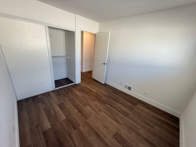 Building Photo - Paradise Manor Condo for lease