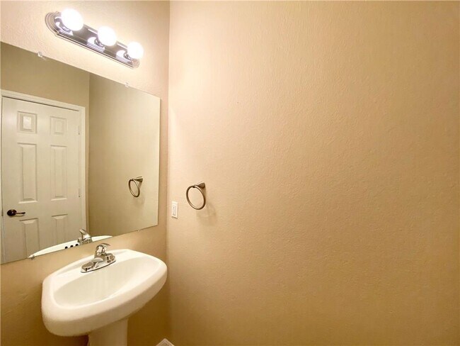 Building Photo - 2214 Conway Cove