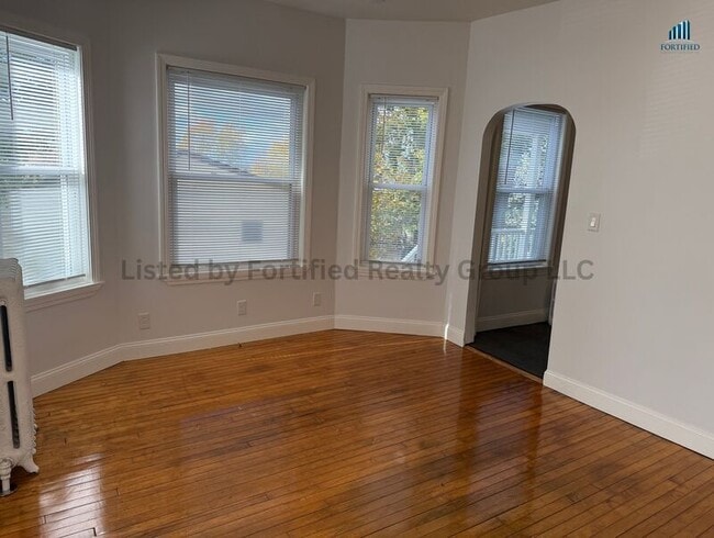 Building Photo - 120 Walnut St