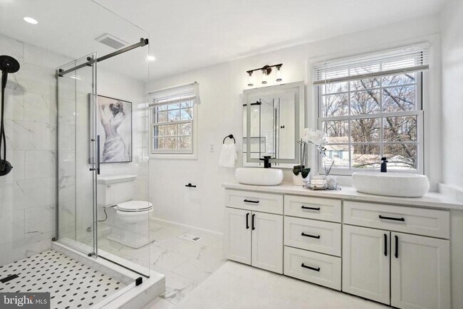 Building Photo - 13134 Madonna Ln