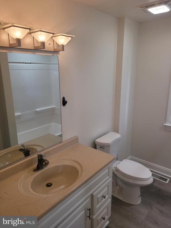 Building Photo - 48 Webster St