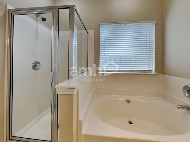 Building Photo - 14036 McGloughlin Way Ct