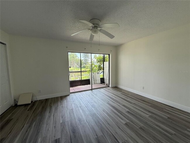 Building Photo - 9209 Tudor Dr