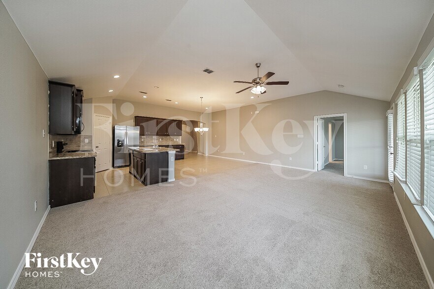 Building Photo - 2513 Weatherford Heights Dr