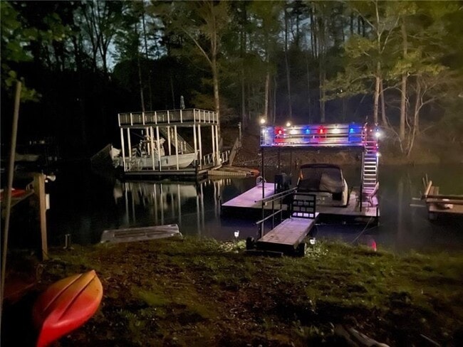 Building Photo - 4060 Merritt Dr