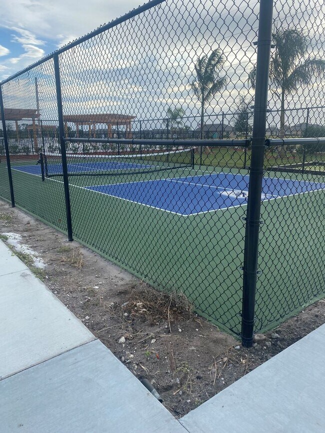 Building Photo - 7418 Tourmaline Dr