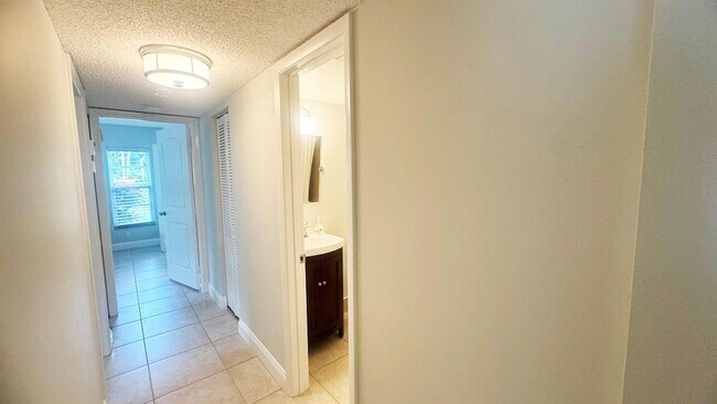 Building Photo - 7547 S Oriole Blvd