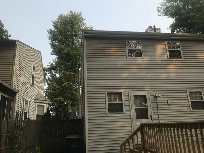 Building Photo - 16 Bowstring Way