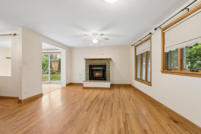 Building Photo - 648 Shermer Rd