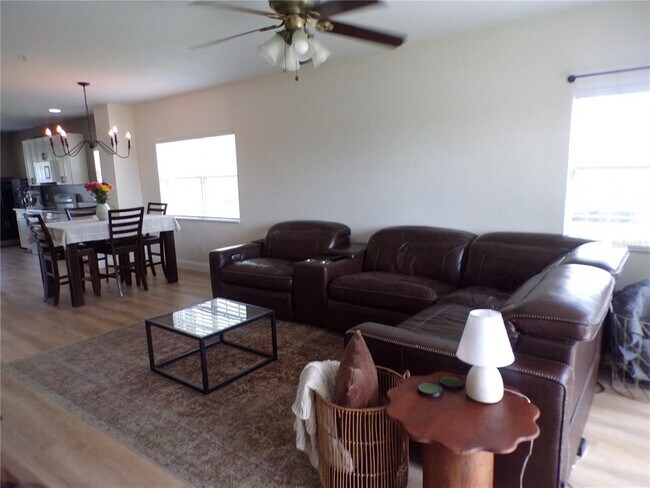 Building Photo - 2160 Heron Lake Dr