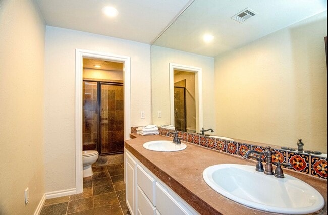 Building Photo - 7623 Wyatt Lake Drive