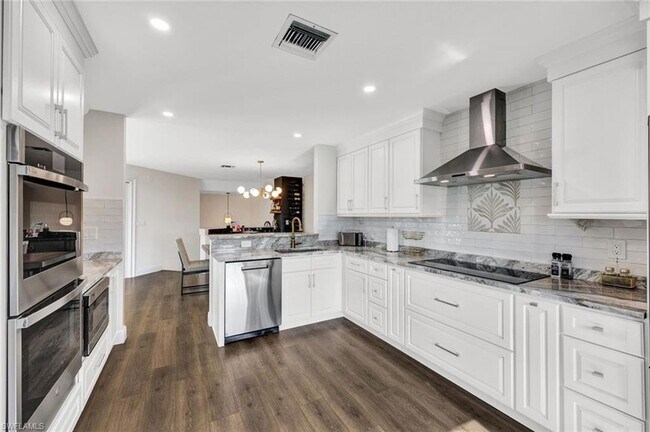 Building Photo - 27131 Oakwood Lake Dr