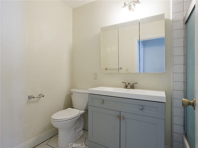 Building Photo - 11115 Slater Ave