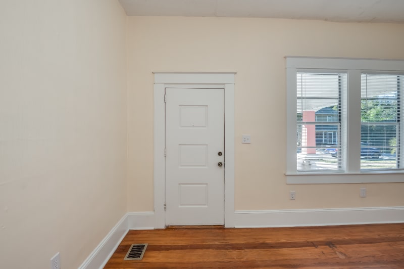 Building Photo - 427 E Washington Ave