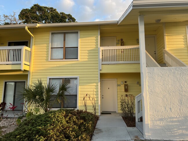 Building Photo - 455 Alt 19