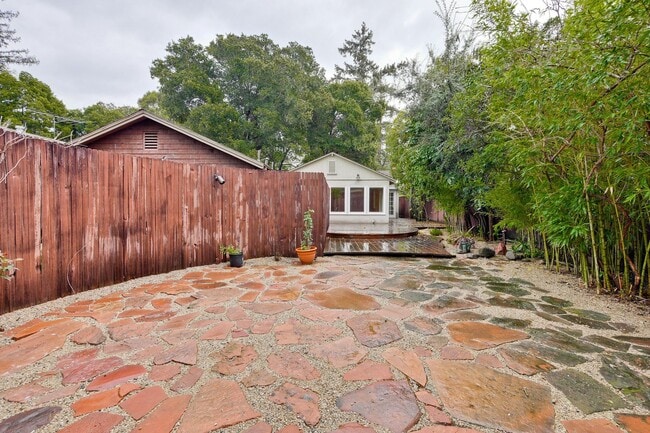 Building Photo - Wonderful 2 Beds, 2 Bath Home in Barron Park w/ Huge Private Yard