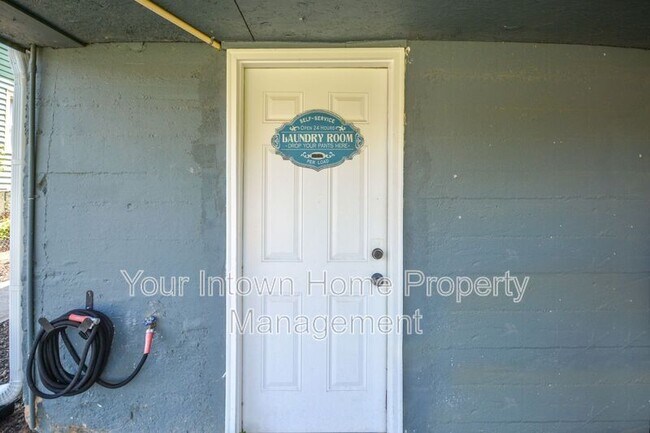 Building Photo - 959 Dill Ave SW