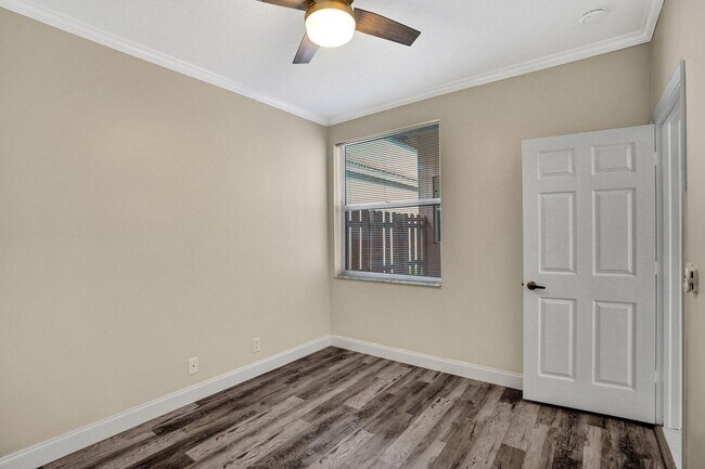 Building Photo - 16658 La Mesa Dr