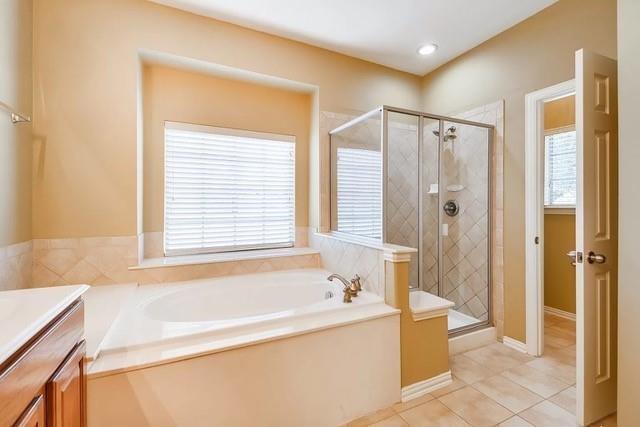 Building Photo - 1400 Chestnut Dr