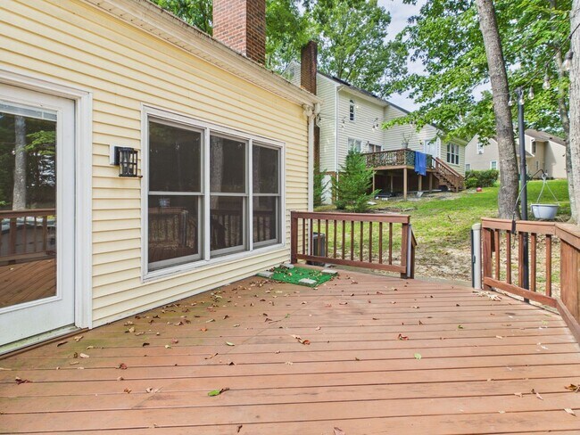 Building Photo - 6118 Walnut Landing Way