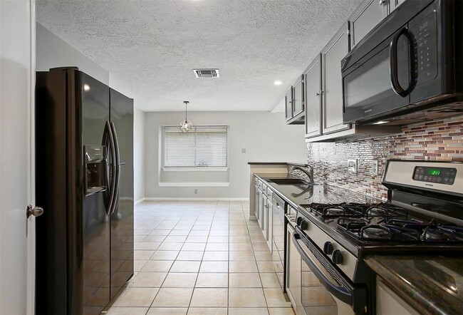 Building Photo - 419 Heatherwood Ct