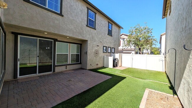 Building Photo - 3 Bedroom Home in the Mulberry Community Near S Signal Butte Rd and E Guadalupe Rd!