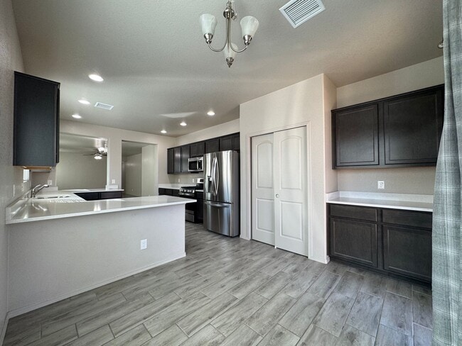 Building Photo - 4BR/2.5BA/2CG, 2057 sq.ft. rental with DOG RUN in Sierra Vista, AZ