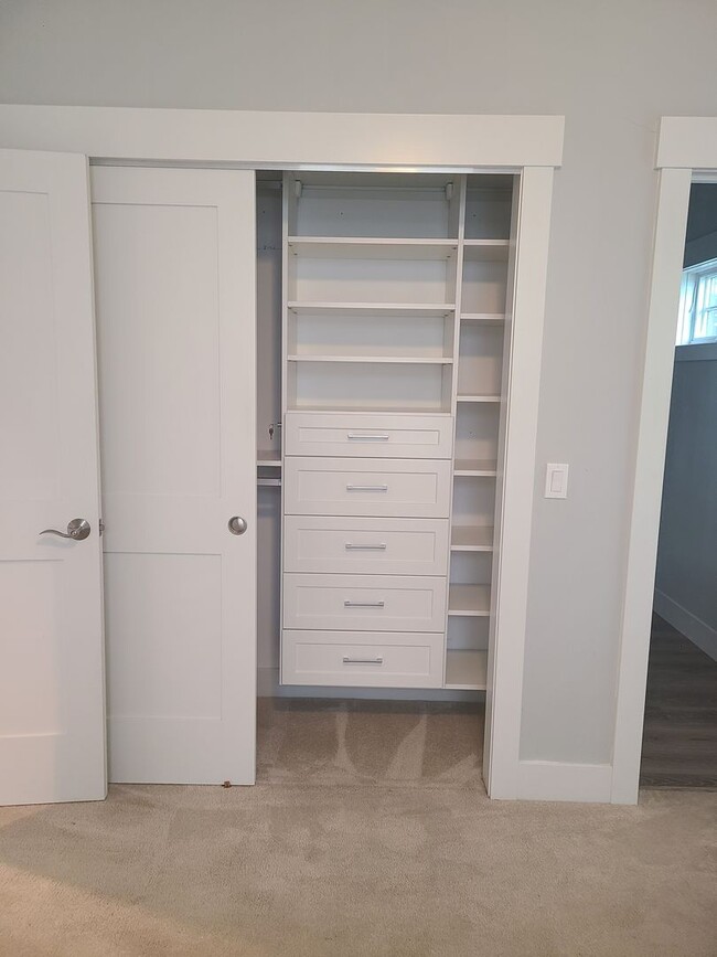 Building Photo - 2 bed, 2 bath newer construction condo