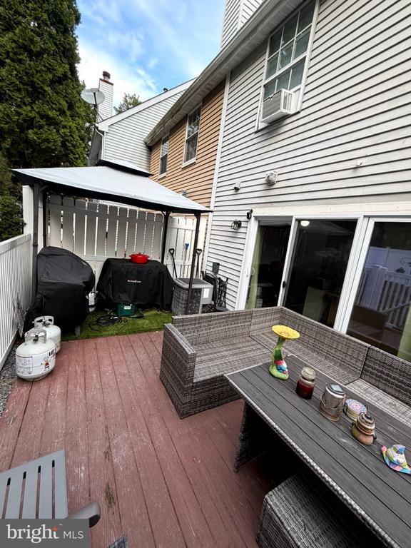 Building Photo - 103 Teaberry Ct