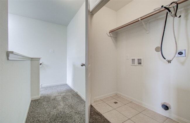 Building Photo - 8218 Hall View Dr