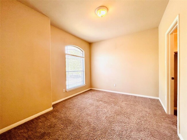 Building Photo - 2501 Farleigh Ln