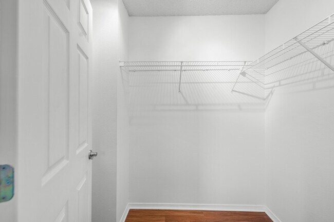 Building Photo - 383 Mirabelle Dr