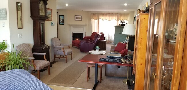 Building Photo - 7B Farnum Ct