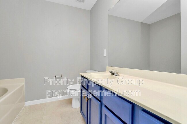 Building Photo - 3055 Golden Dale Ln