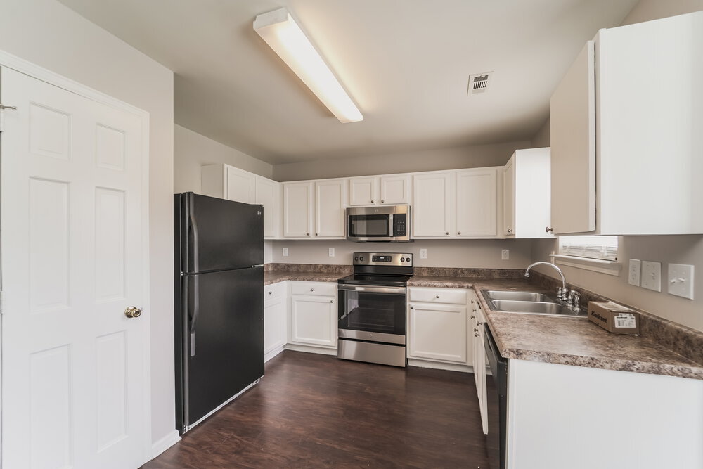 Building Photo - 5713 Henderson Oaks Dr