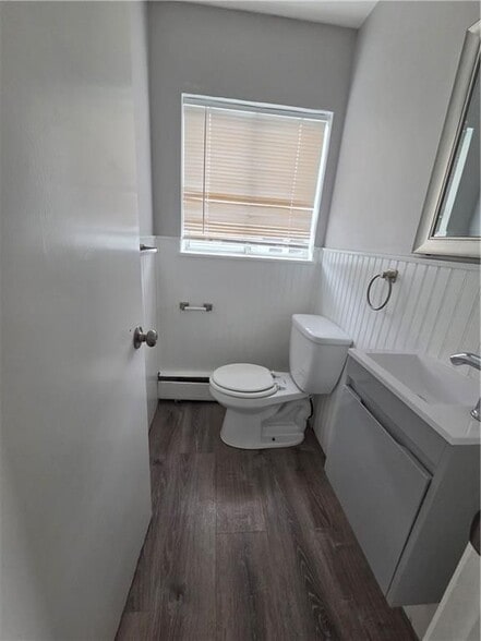 Building Photo - 15 Barrows St