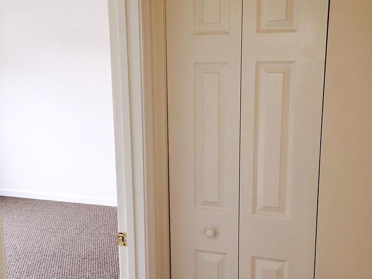 Master Bedroom - 102 Buckingham Ln