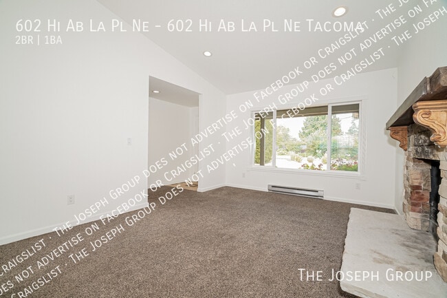 Building Photo - 602 Hi-Ab-La Pl NE