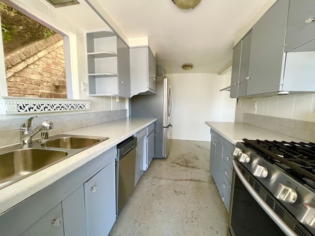 Building Photo - Excellent two Story Spanish style home located just minutes away from Sunset Strip