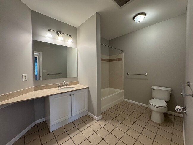 Building Photo - 1 Cityview Ln